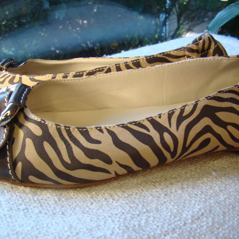 AGL Attilio Guisti  Italian animal print silver buckle peep toe flats, size 6.5 - Picture 5 of 8